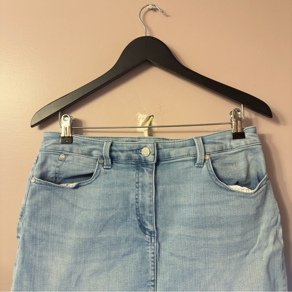 Talbots Embroidered Floral Denim Skirt Medium Washed Women Size 6 - Picture 2 of 6